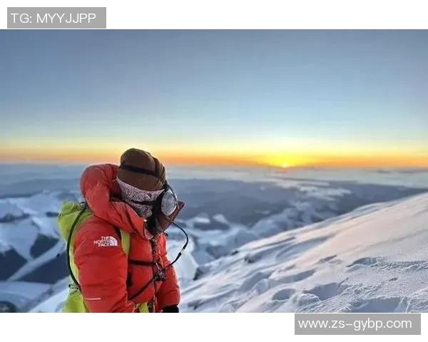 中国登山队挑战喜马拉雅新线路 全员成功登顶创造历史新纪录